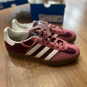 Adidas Gazelle Maroon - women’s 8